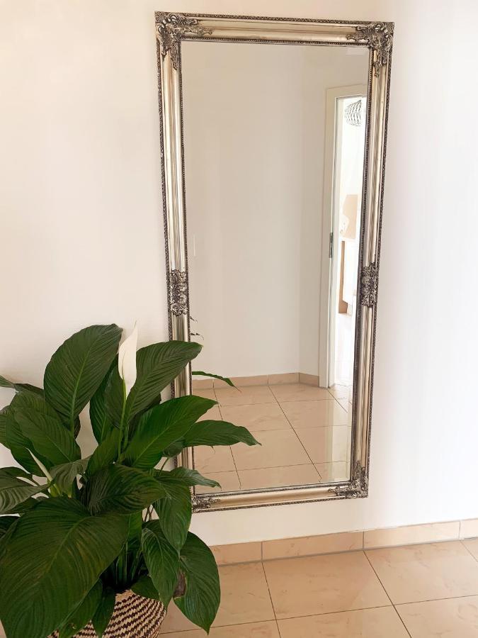 Ruhige Wohnung In Zentraler Lage - Quiet Flat In A Central Location Magdeburg Exterior photo